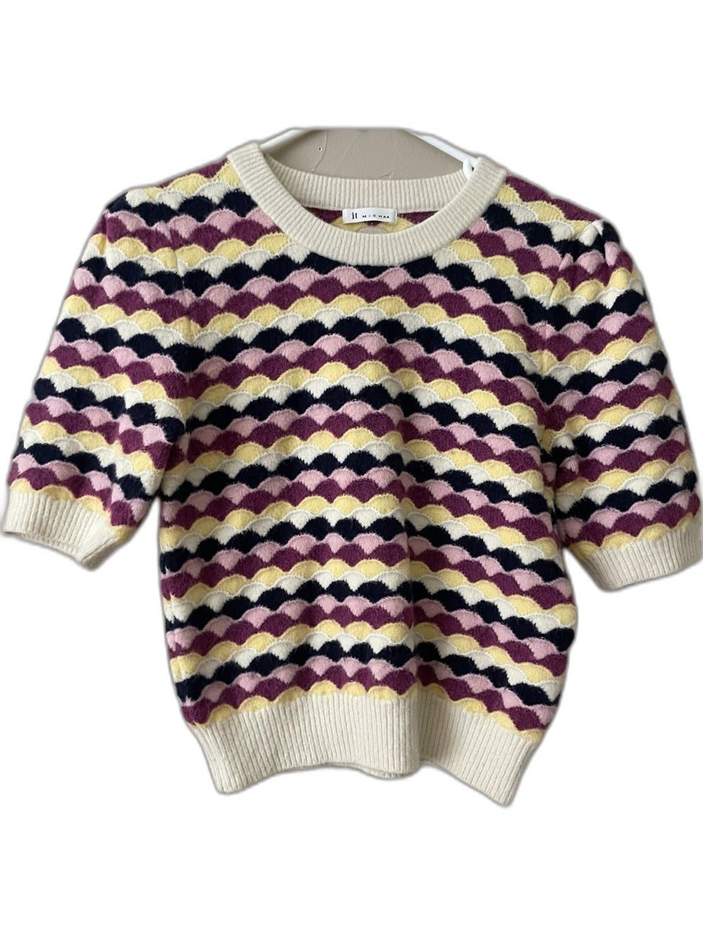 it MICHAA Korean short-sleeve, crewneck knit textured scallop wave. Sz M/L